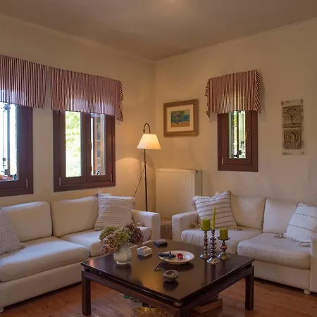 A Superb Mansion With Garden In Pelion *