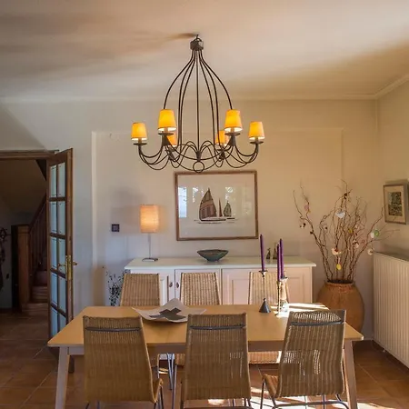 A Superb Mansion With Garden In Pelion