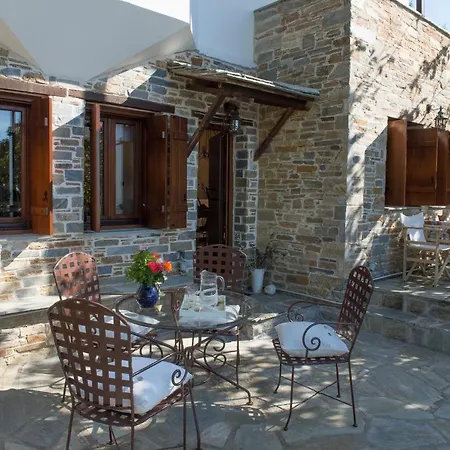 A Superb Mansion With Garden In Pelion